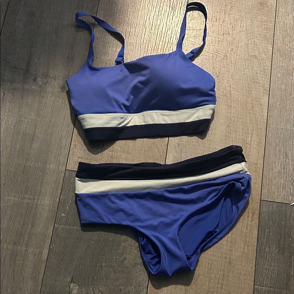 Athleta women’s blue and white bathing suit